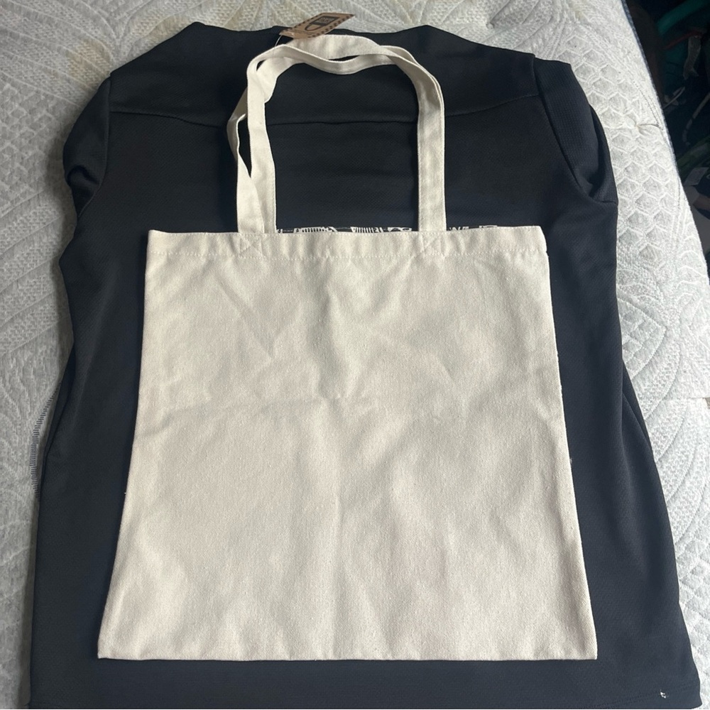 Black and White Tote Bag from New Zealand - Picture 7 of 7